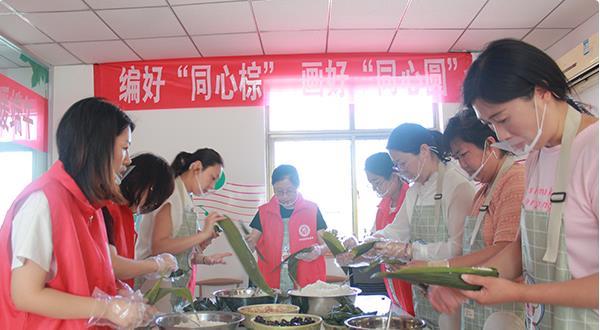 ���u��ī�^(q��)��ɽ�ֵ�����ʻ��ӭ���硰�ա���������ף��